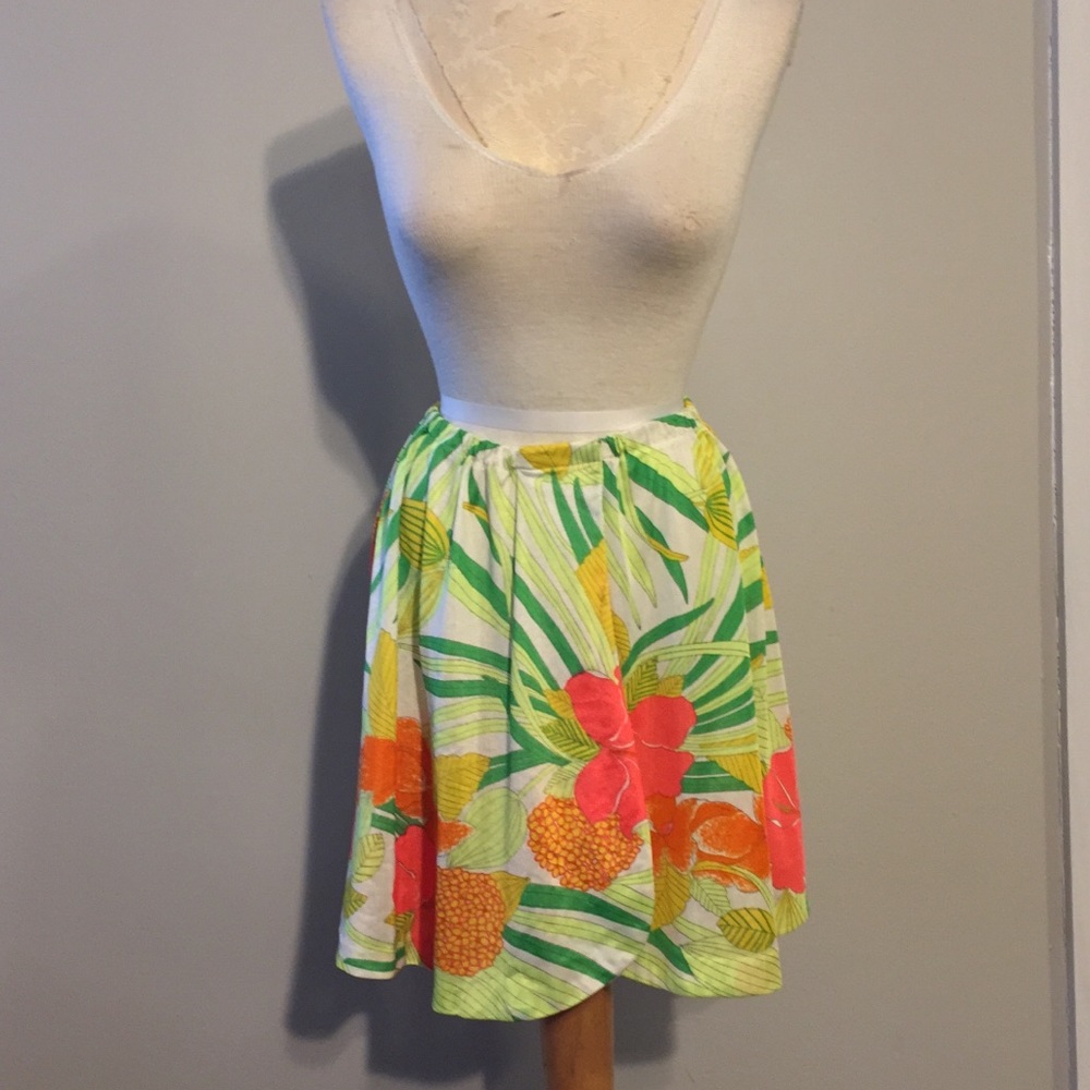 🎀 VINTAGE 🎀 Poly floral print skirt